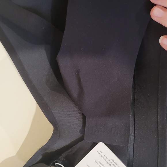 Nwt Lululemon Hold true bra - Picture 5 of 8